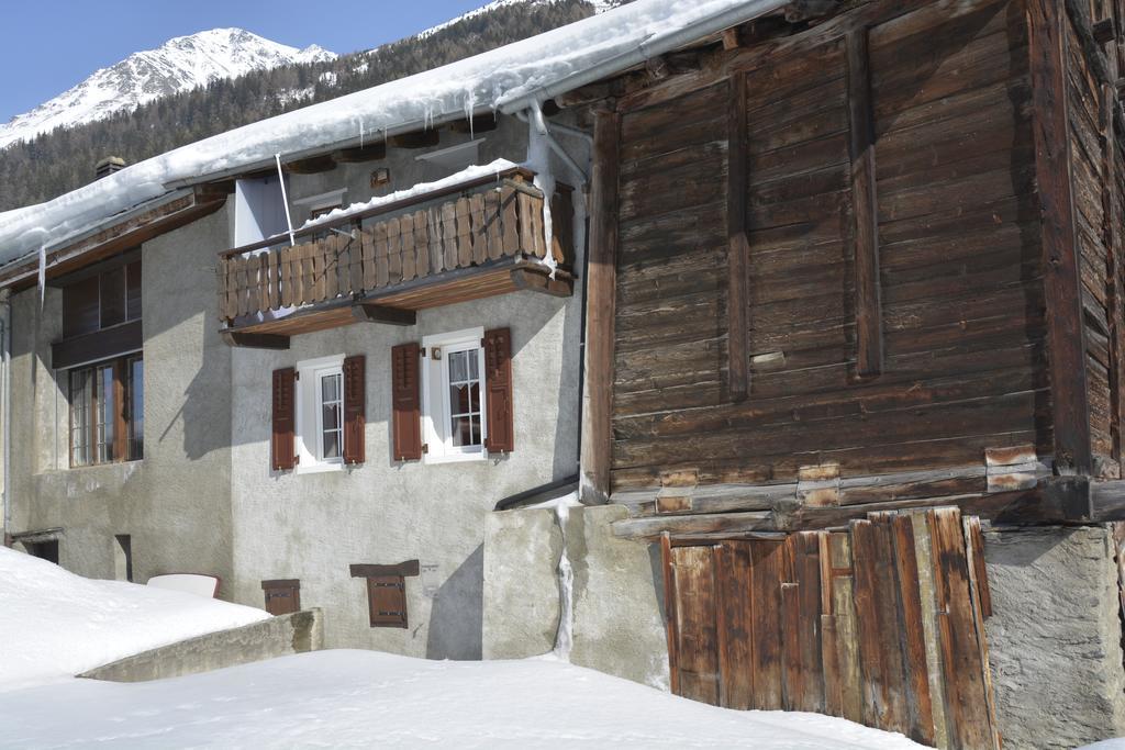 Studios Du Valsorey Bourg-Saint-Pierre Exterior photo