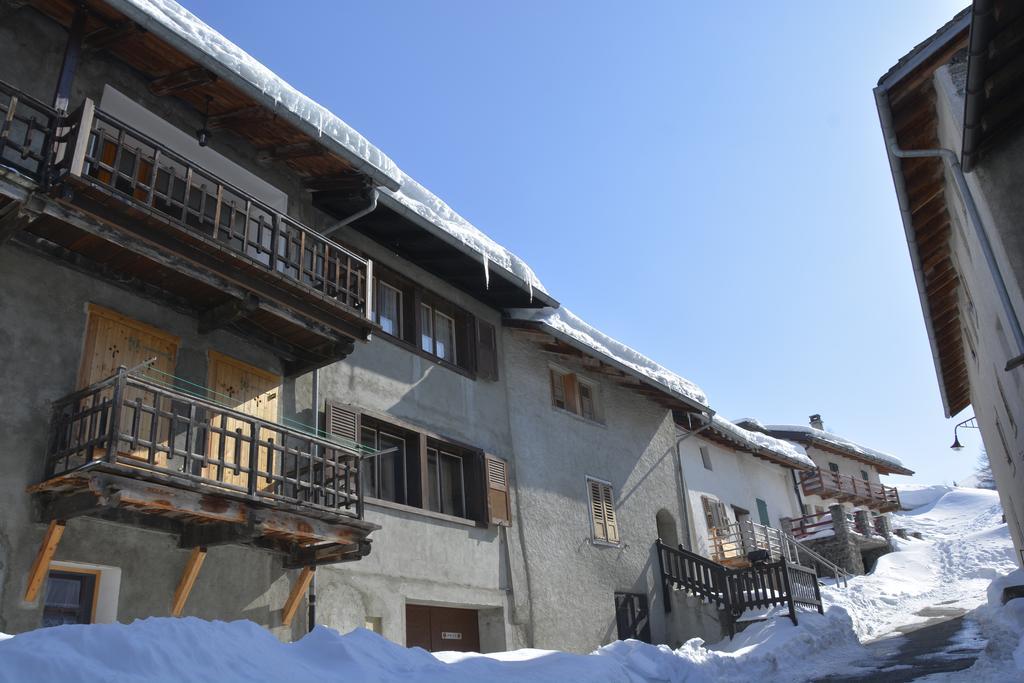 Studios Du Valsorey Bourg-Saint-Pierre Exterior photo