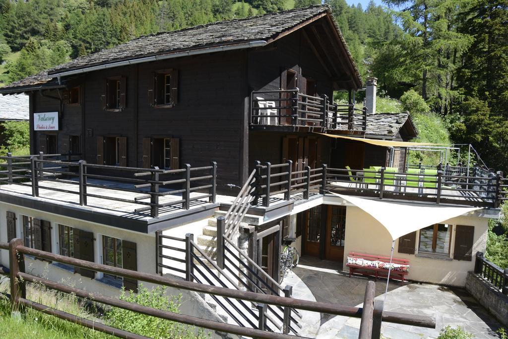 Studios Du Valsorey Bourg-Saint-Pierre Exterior photo